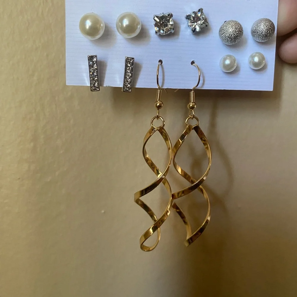 NEW fashion earrings set